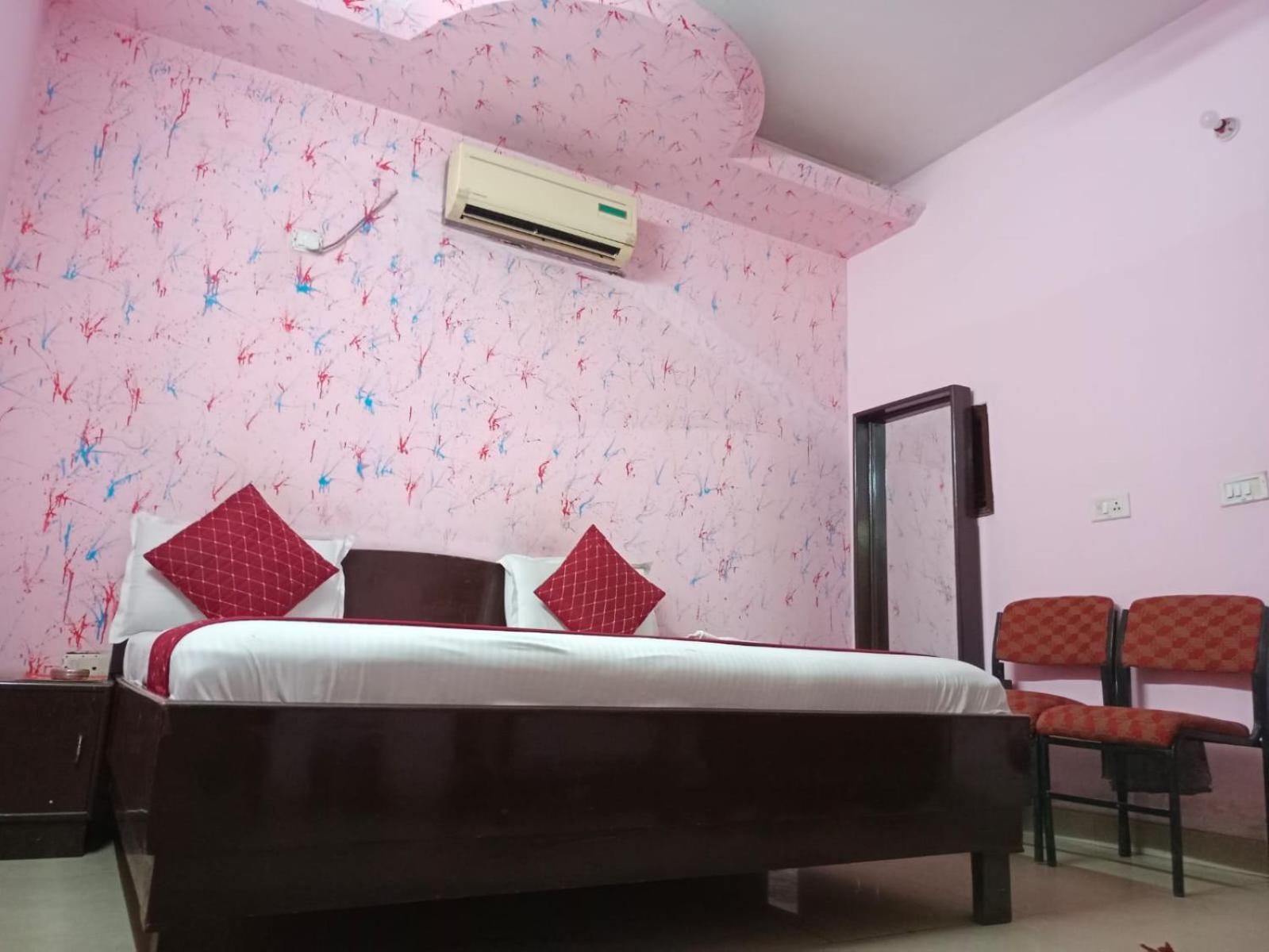 Airport Hotel Pariksheet Inn New Delhi Exterior photo