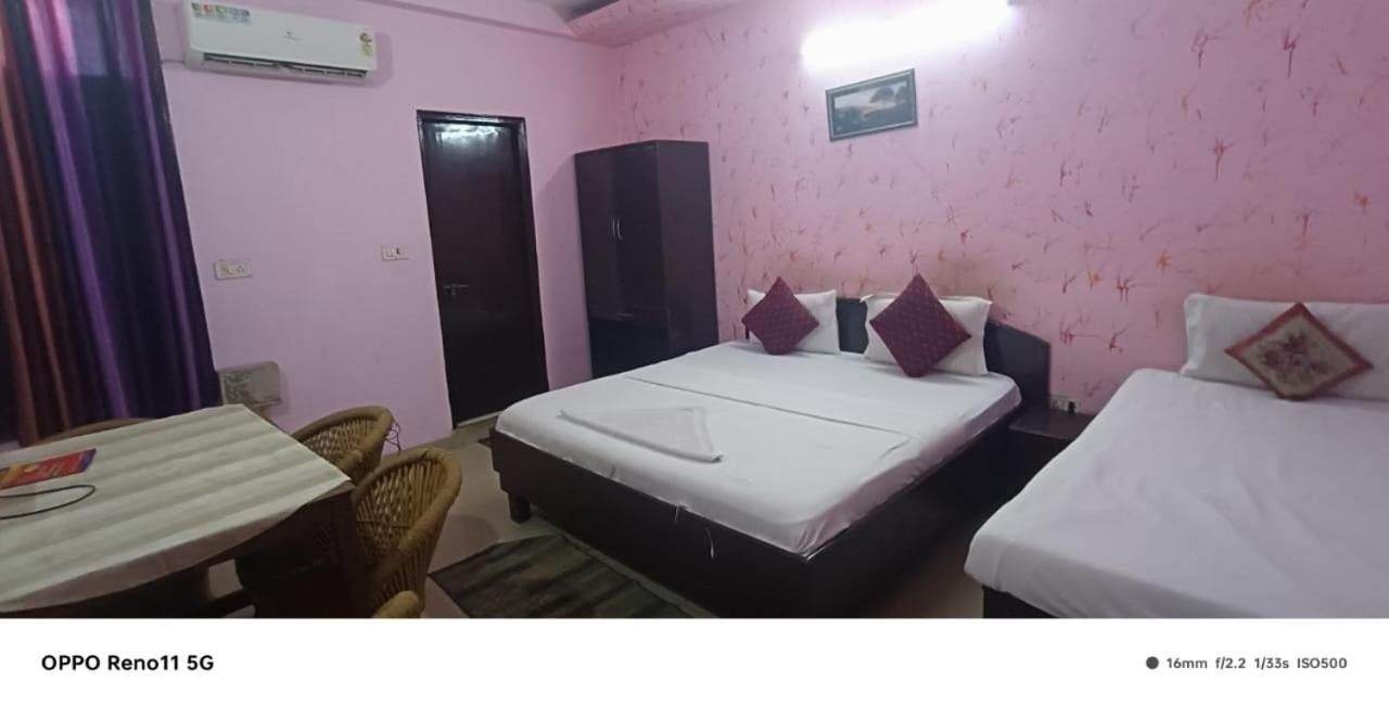 Airport Hotel Pariksheet Inn New Delhi Exterior photo